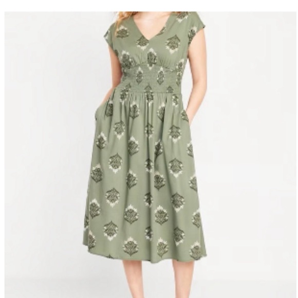 Old Navy Dresses & Skirts - NWT Floral Green Sleeveless Dress
